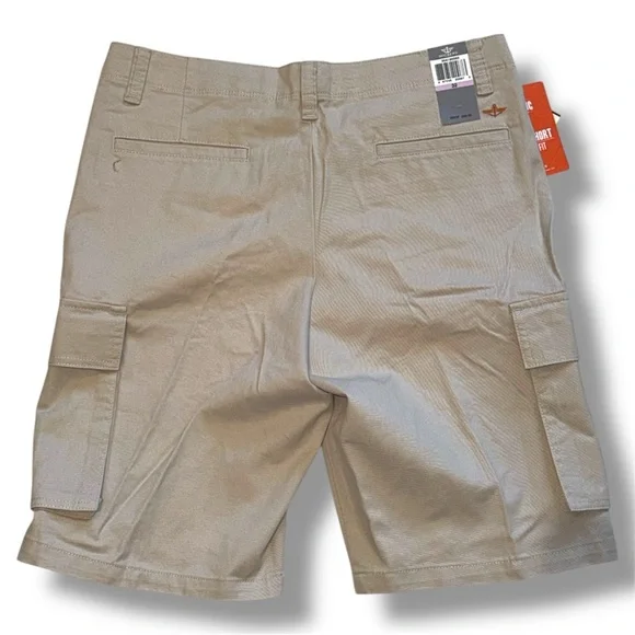 NWT Size 32 Dockers Classic Fit Cargo Shorts Tan Summer Casual 100% Cotton - Picture 2 of 8